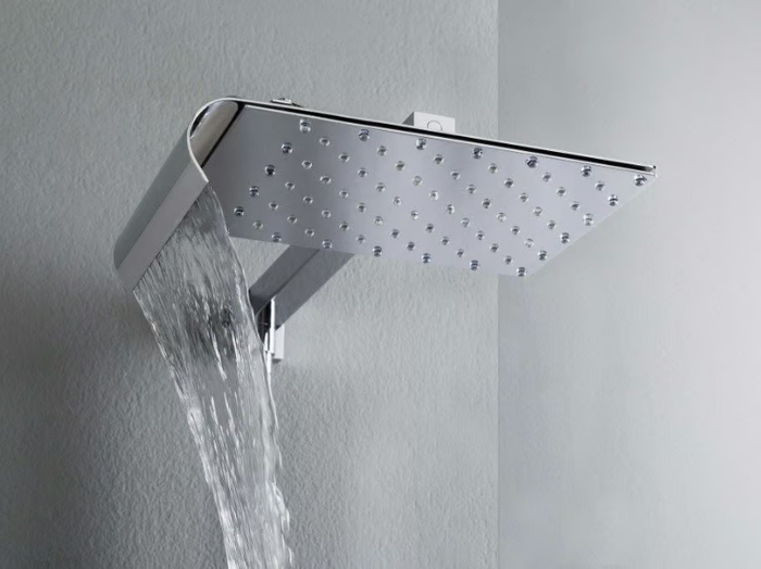 VICEVERSA - Wall-mounted brass overhead shower with anti-lime system _ Tender rain